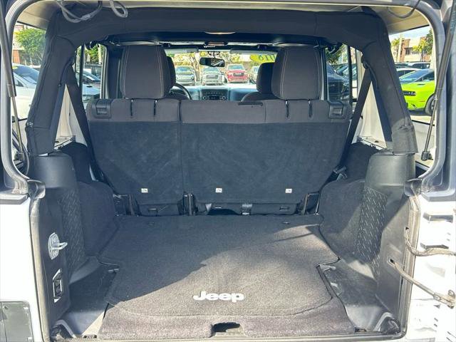 Certified 2017 Jeep Wrangler Unlimited Rubicon w/ Connectivity Group image 42