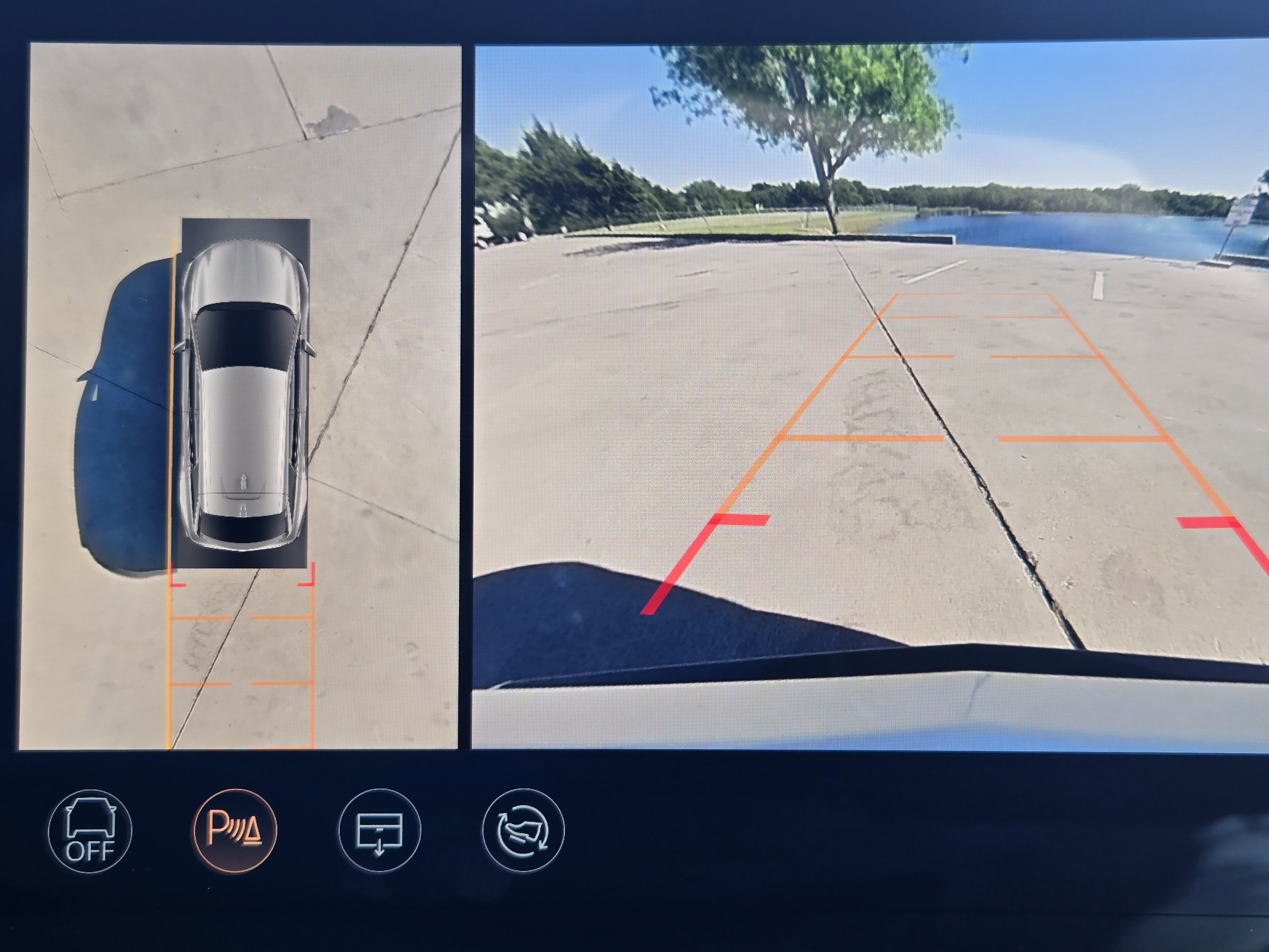 New 2025 Cadillac Optiq Luxury 1 w/ LPO, Floor Liner Package image 13