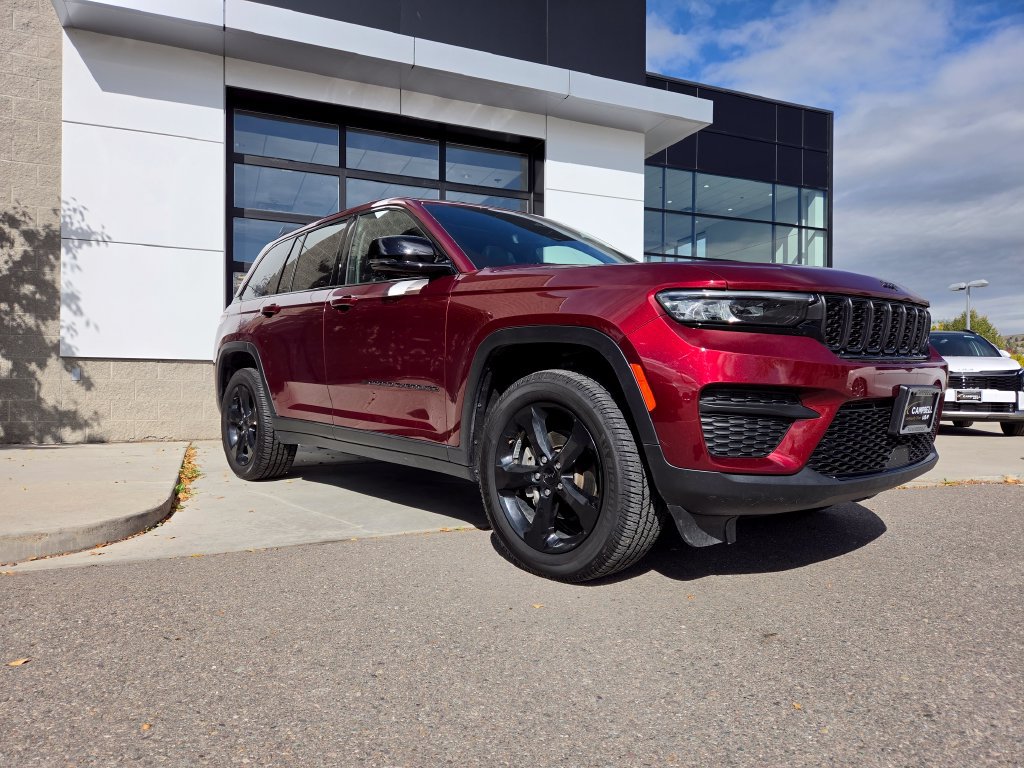 Used 2023 Jeep Grand Cherokee Altitude AWD/4WD image 6
