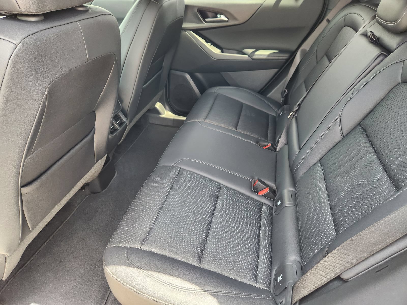 Used 2026 Chevrolet Equinox LT w/ Convenience Package II FWD image 28
