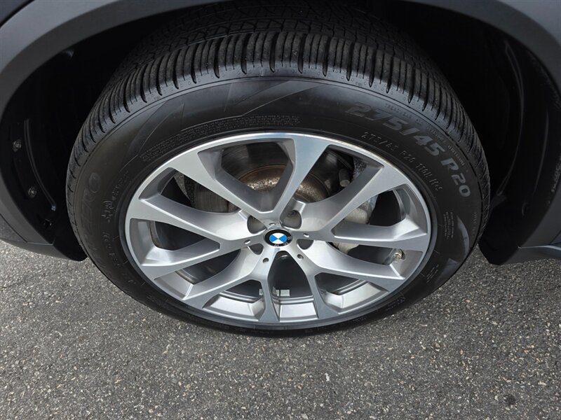 Used 2019 BMW X5 xDrive40i w/ Executive Package AWD/4WD image 27