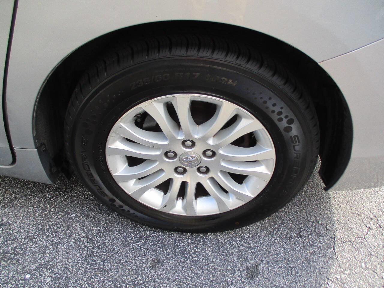 Used 2015 Toyota Sienna XLE Premium image 30