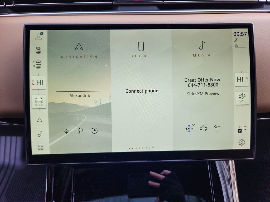 Used 2026 Land Rover Range Rover Sport SE image 17