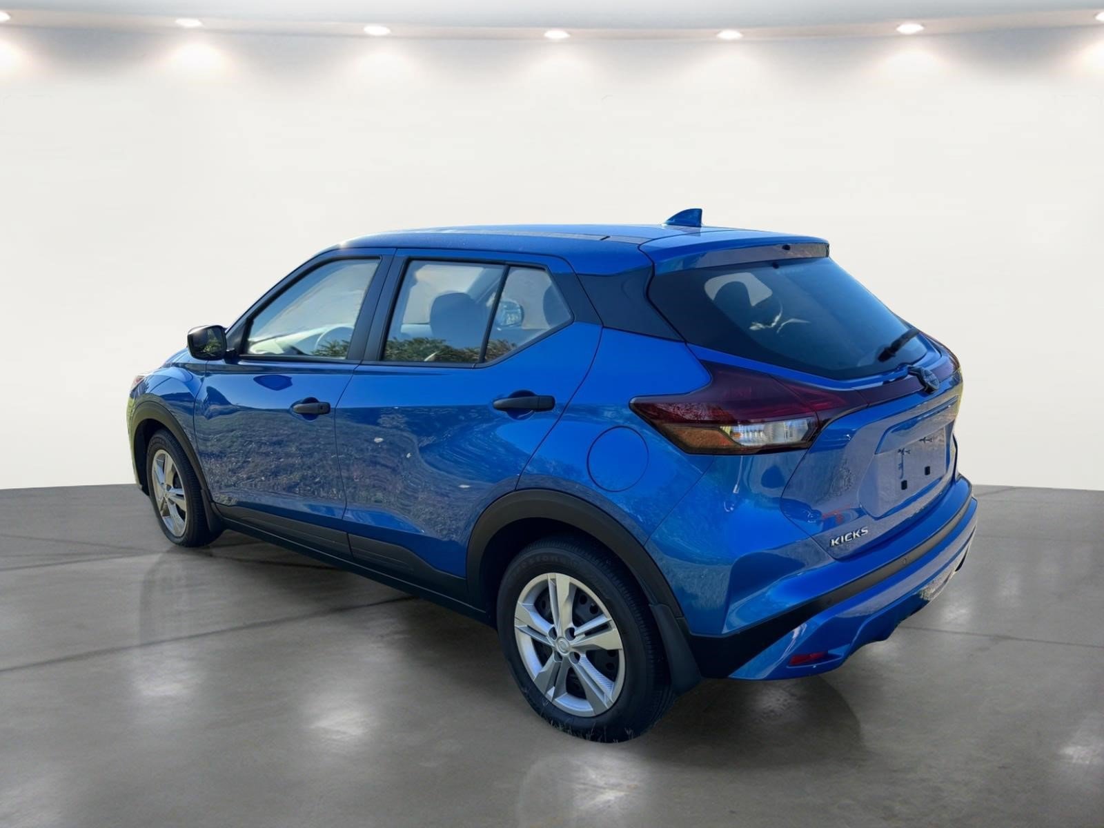 Used 2024 Nissan Kicks S FWD image 21