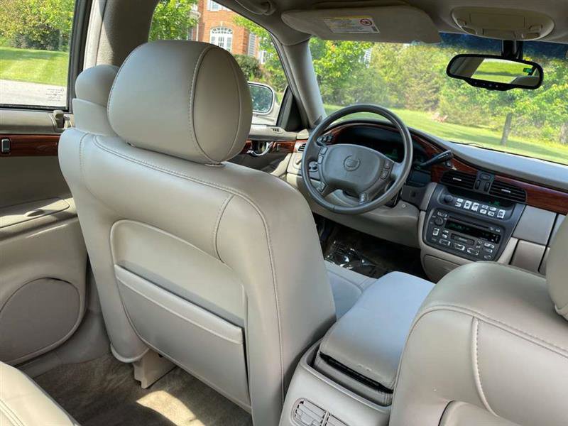 Used 2003 Cadillac De Ville w/ Comfort & Convenience Package FWD image 96