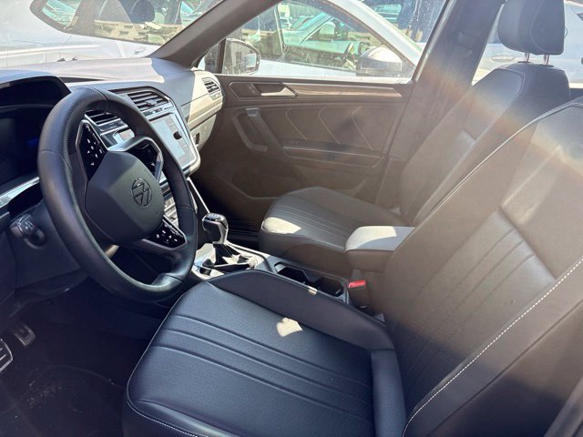 Certified 2023 Volkswagen Tiguan SE R-Line FWD image 7
