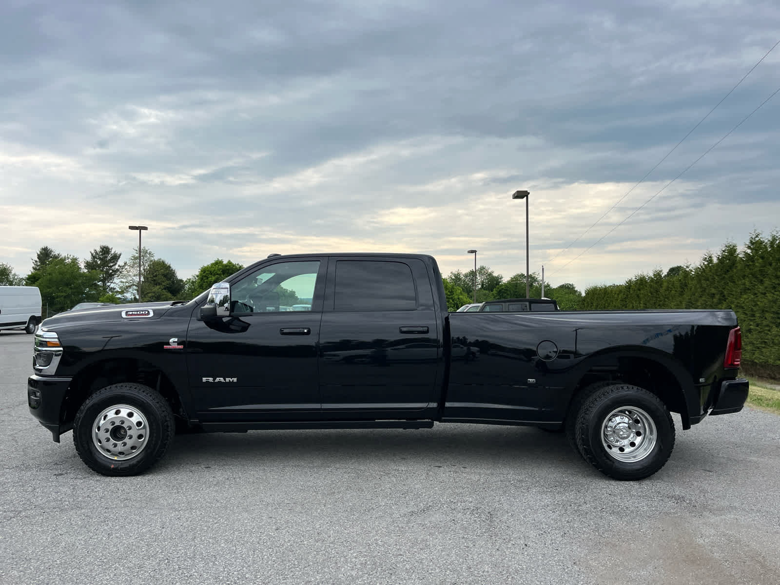 New 2026 RAM 3500 Laramie AWD/4WD image 6