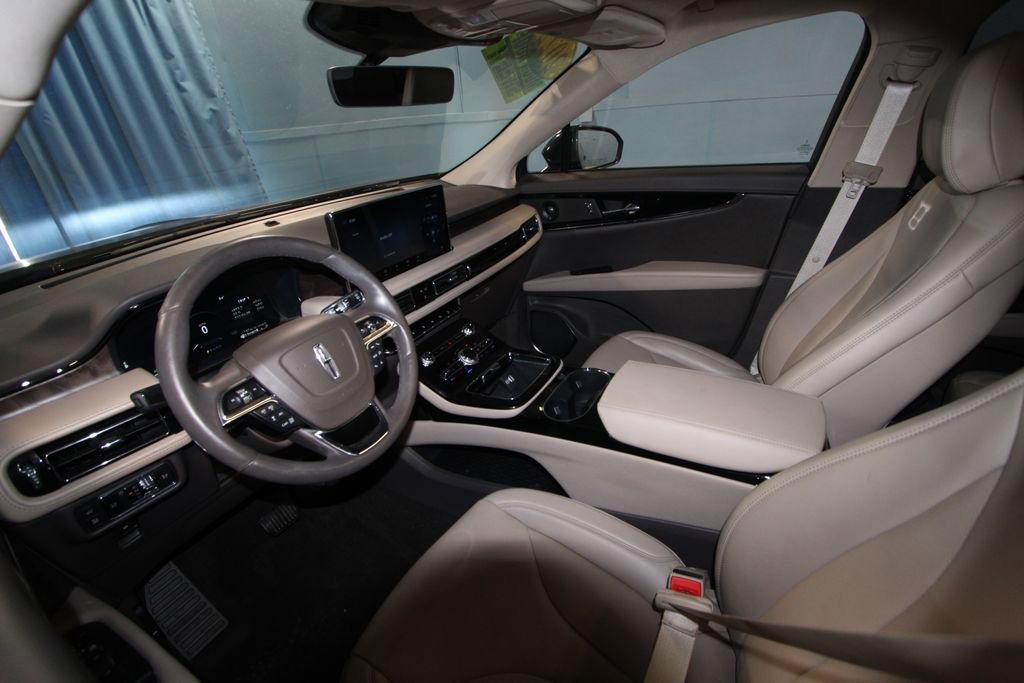 Used 2022 Lincoln Nautilus Reserve w/ Equipment Group 201A AWD/4WD image 2
