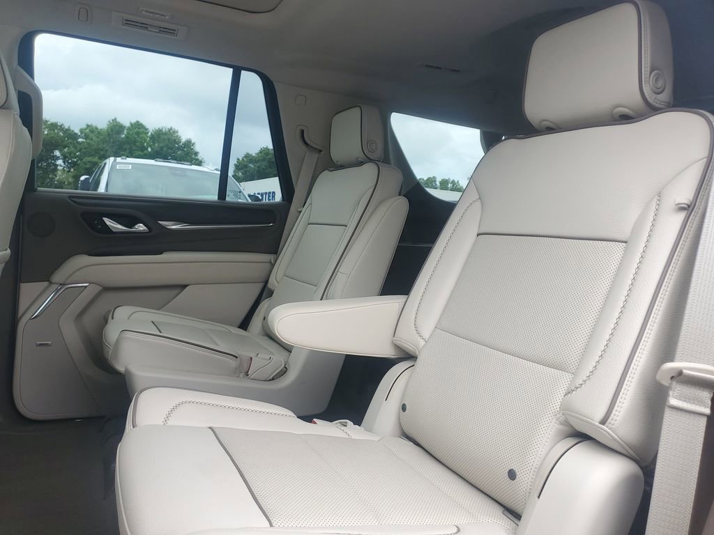 Used 2021 GMC Yukon Denali w/ Denali Premium Package RWD image 11