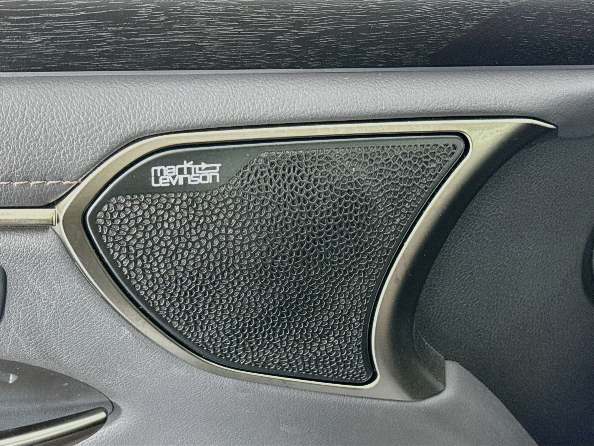 Used 2022 Lexus ES 300h w/ Accessory Package FWD image 19