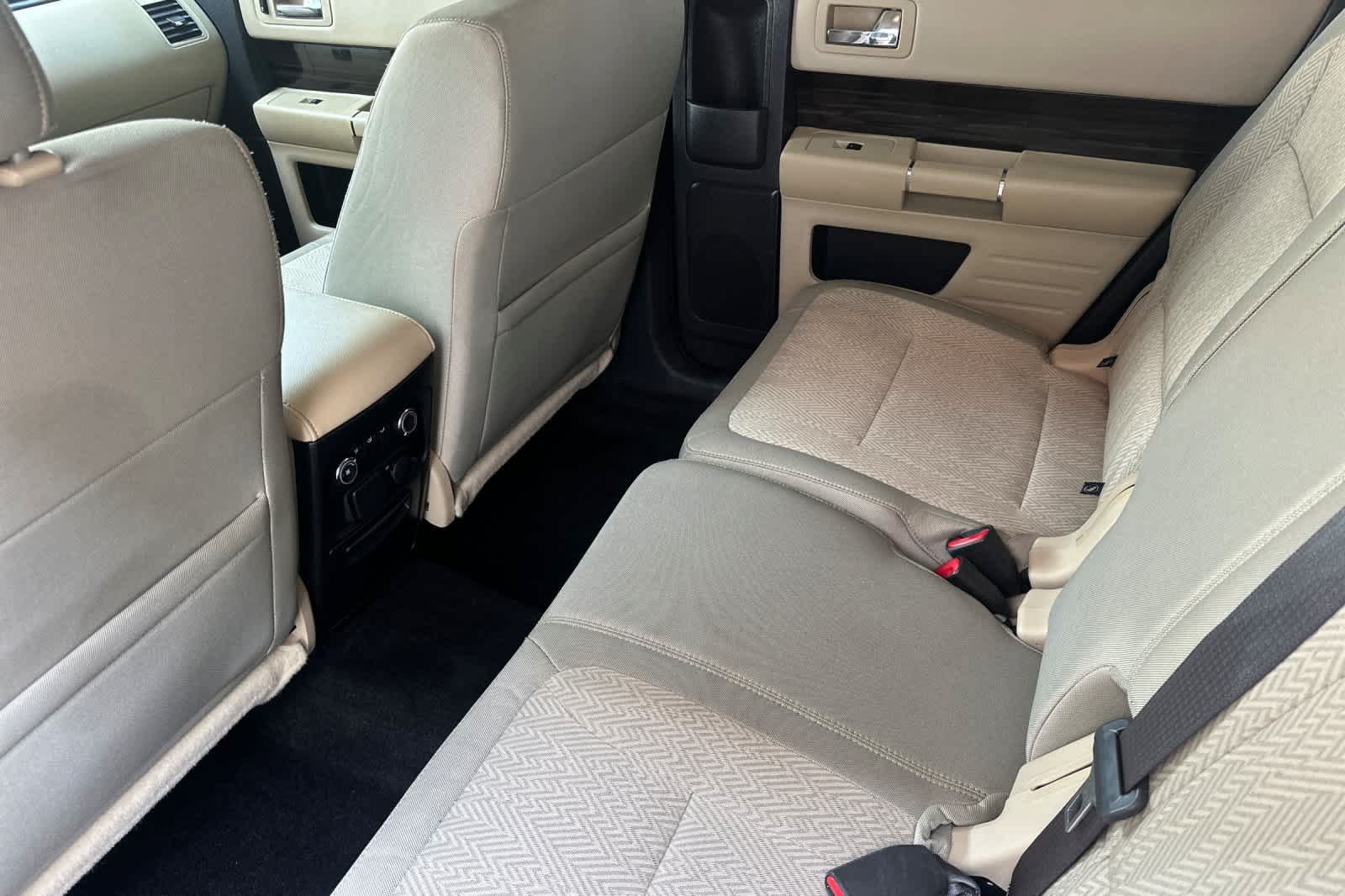 Used 2016 Ford Flex SEL FWD image 4