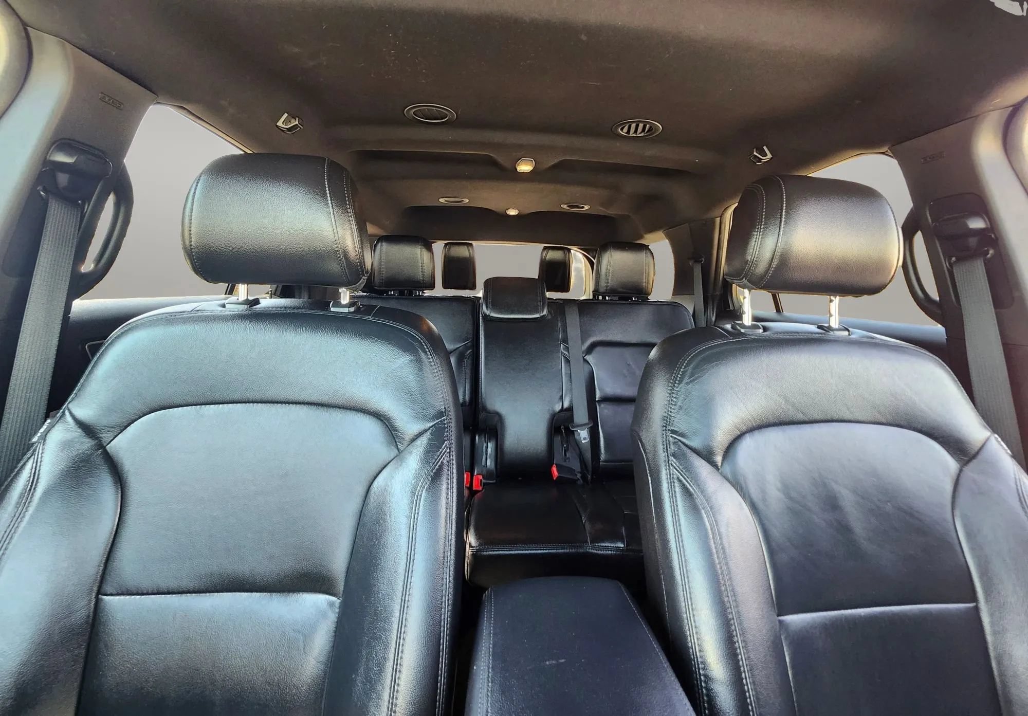 Used 2017 Ford Explorer XLT w/ Equipment Group 202A AWD/4WD image 23