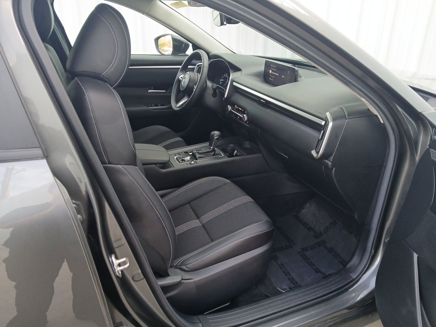 Used 2025 MAZDA CX-50 AWD 2.5 S w/ Premium Package image 18