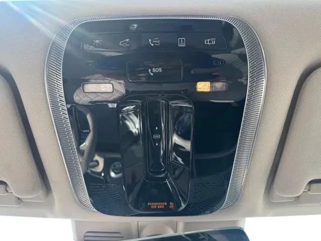 Used 2022 Mercedes-Benz S 500 4MATIC w/ 3D Technology Package image 30