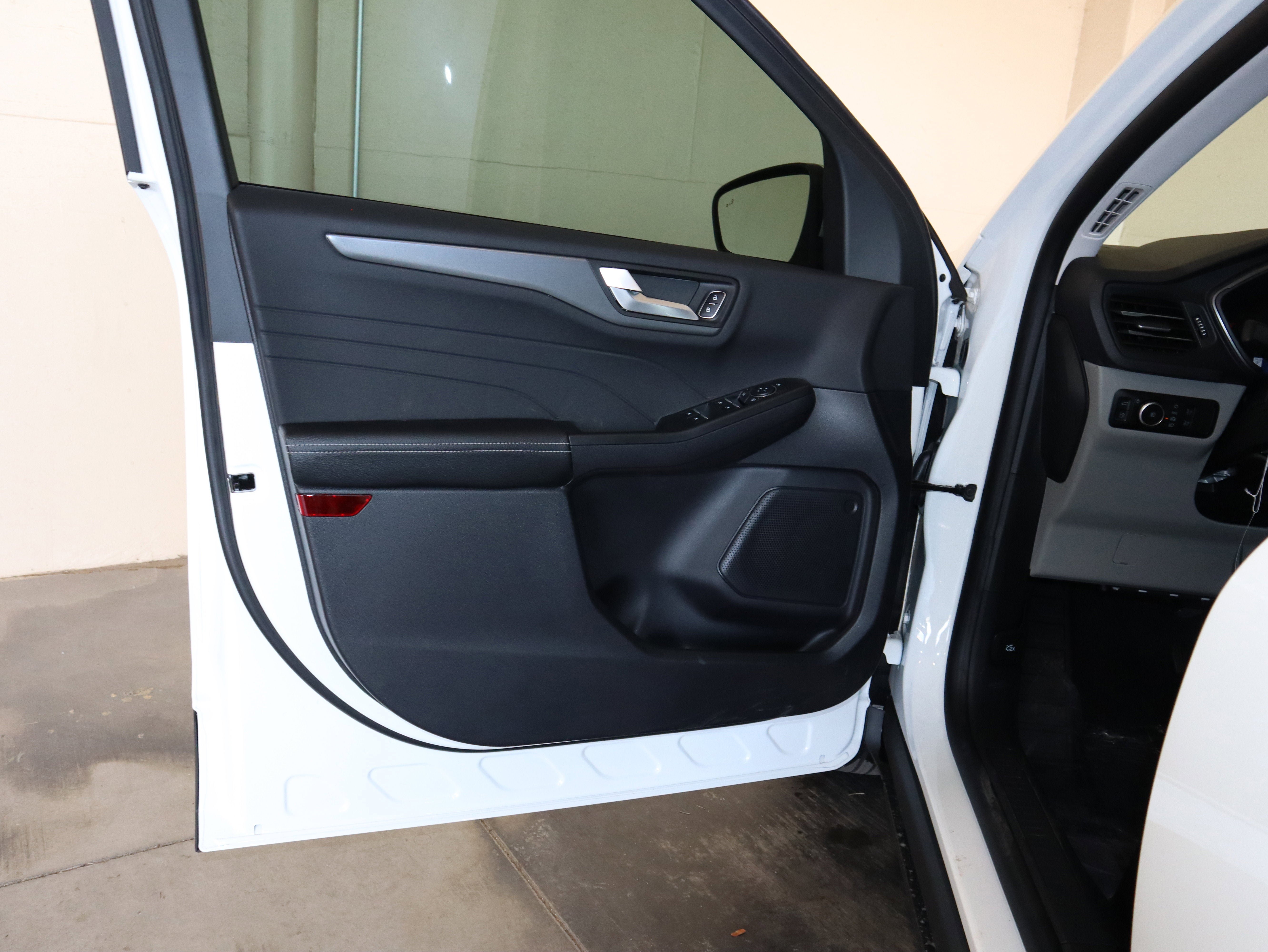 New 2026 Ford Escape SE image 31