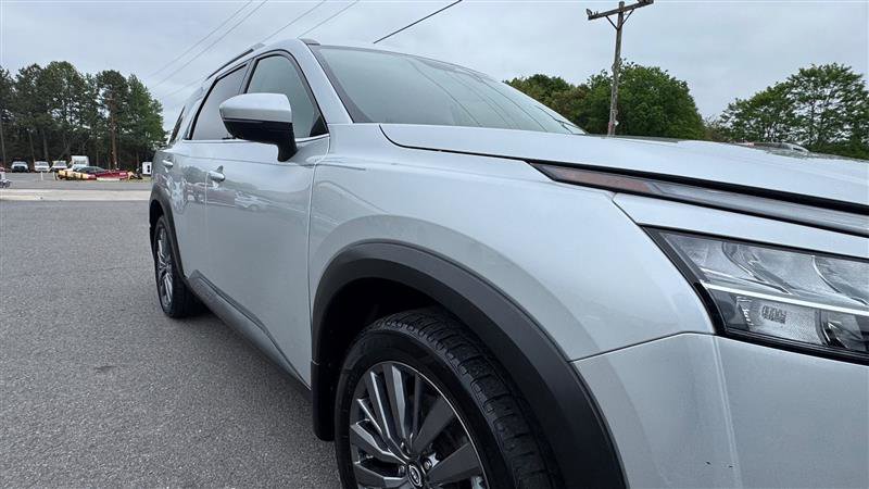 Used 2022 Nissan Pathfinder SL w/ SL Premium Package AWD/4WD image 23