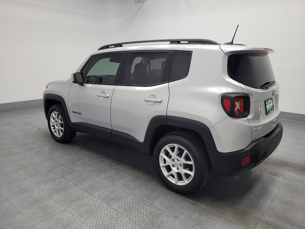 Used 2019 Jeep Renegade Latitude image 3