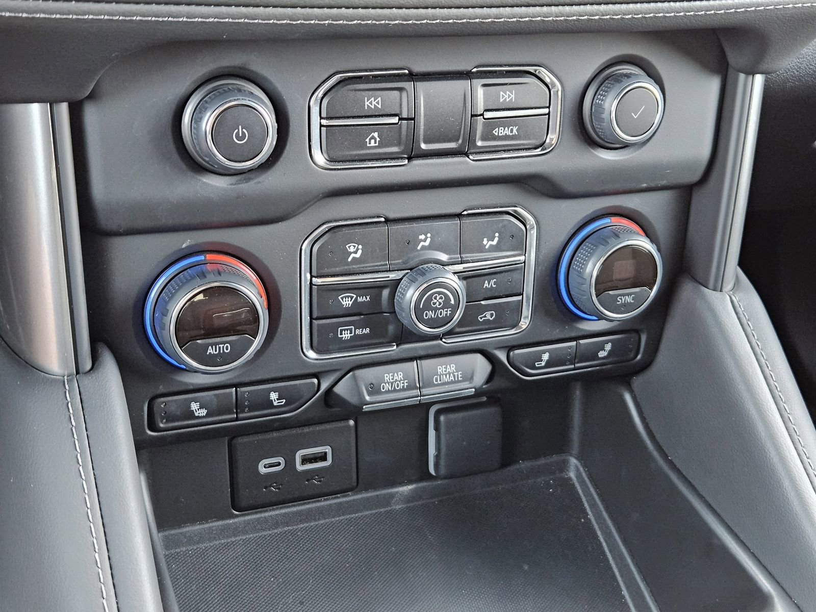 Certified 2024 Chevrolet Tahoe Z71 w/ Luxury Package image 23