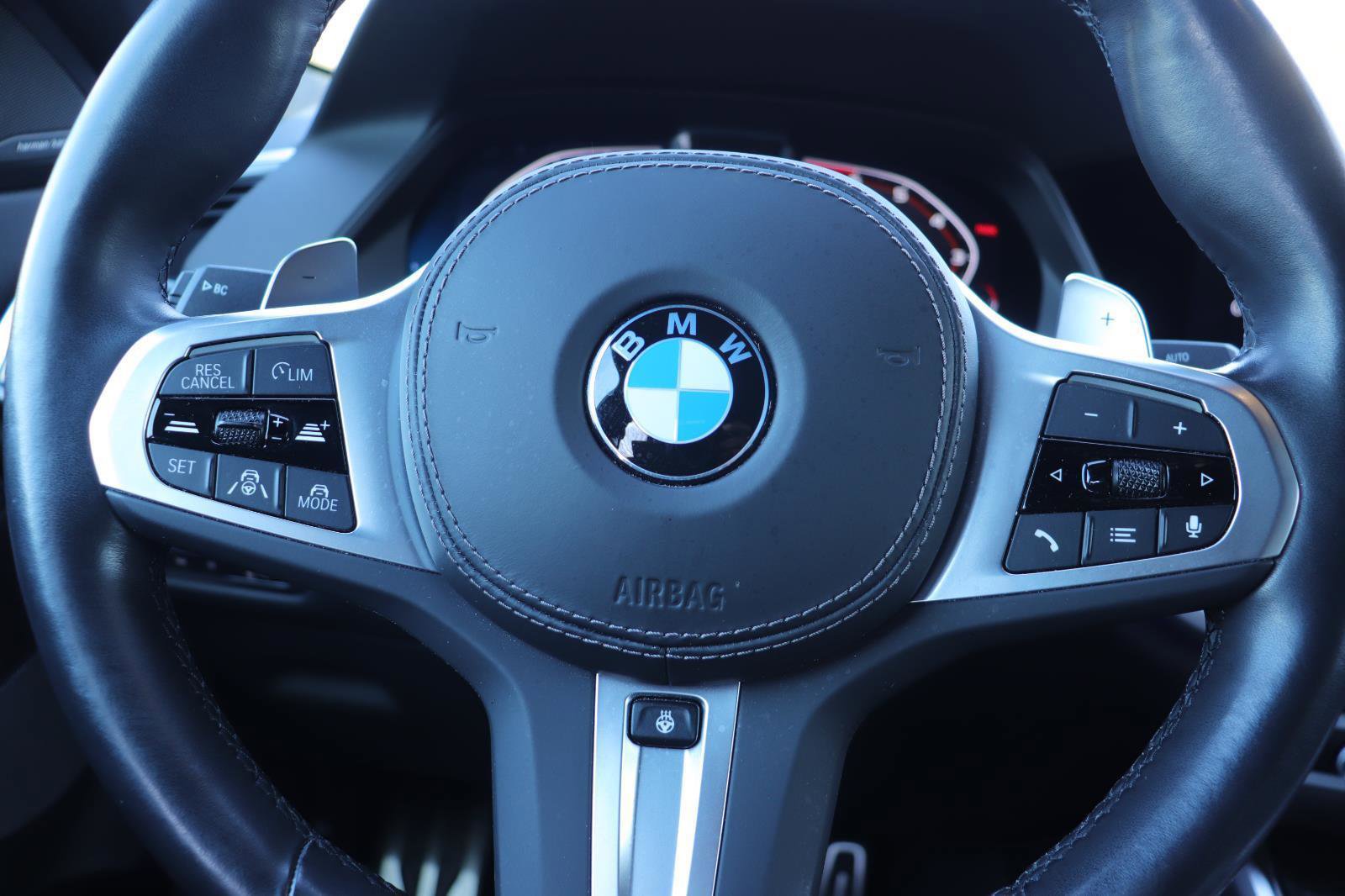 Used 2023 BMW X6 M50i w/ Executive Package image 30