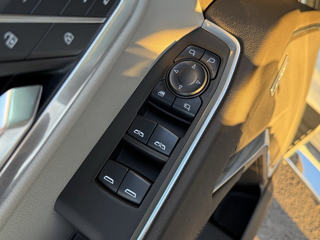 Used 2025 Chevrolet Silverado 1500 LTZ w/ LTZ Premium Package image 22