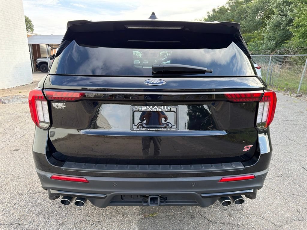 Used 2025 Ford Explorer ST AWD/4WD image 3
