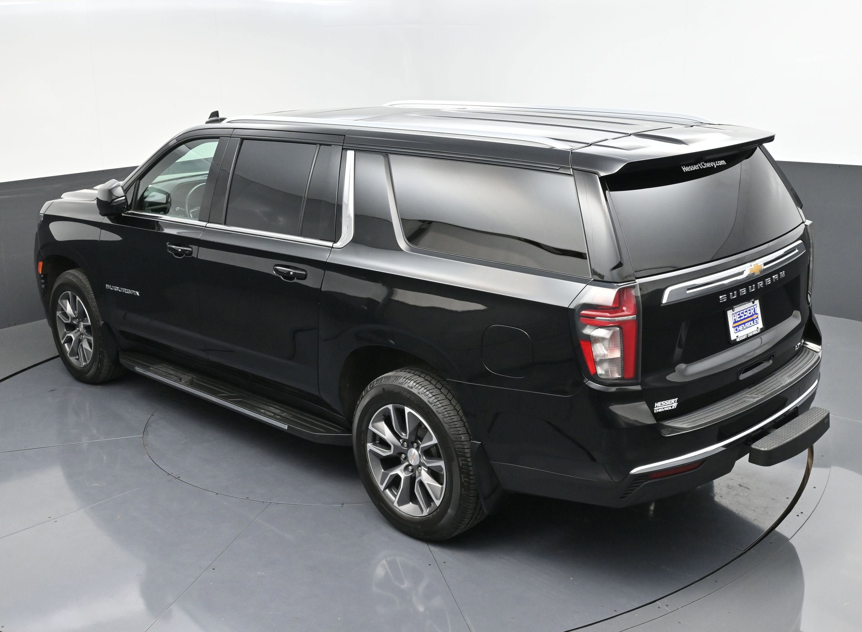 Used 2023 Chevrolet Suburban LT w/ Luxury Package AWD/4WD image 54