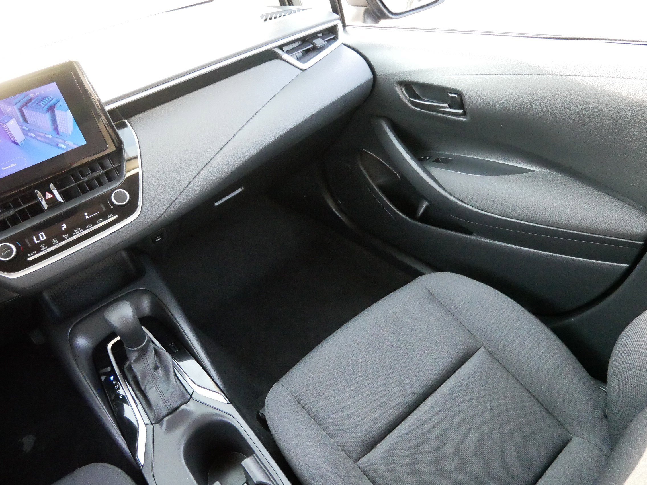 Used 2024 Toyota Corolla LE image 11