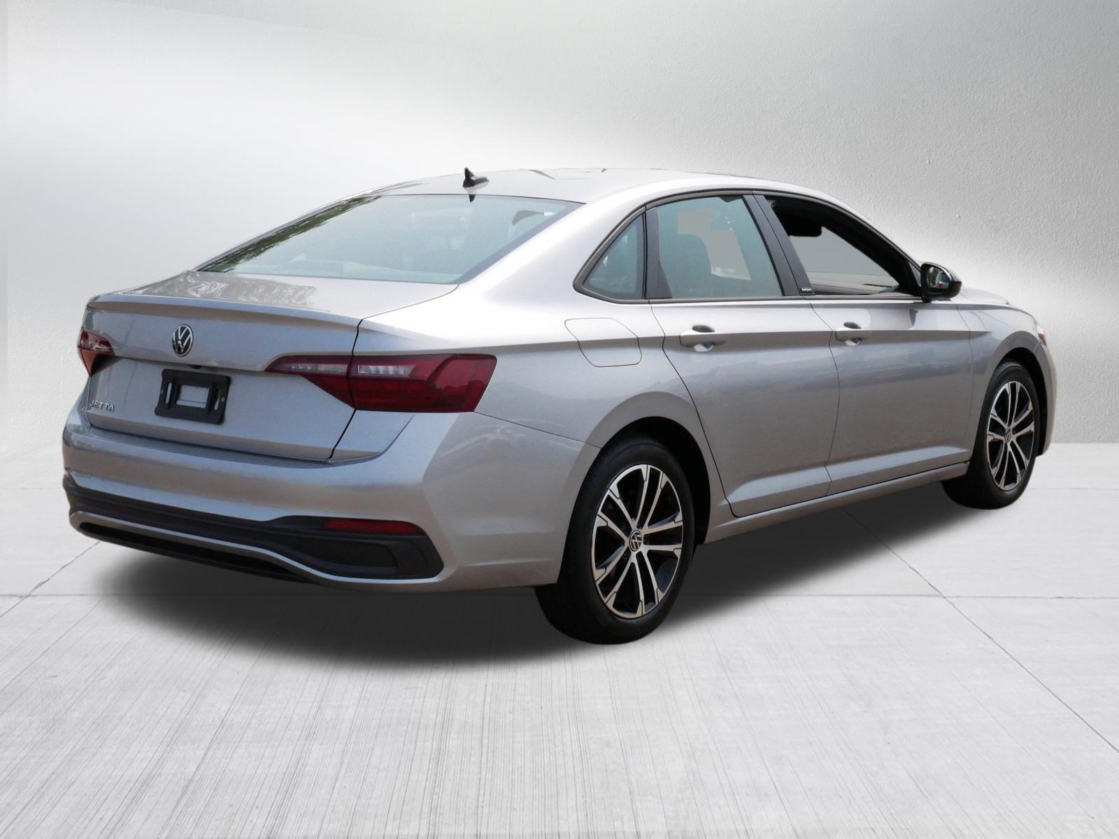 Certified 2024 Volkswagen Jetta Sport FWD image 7