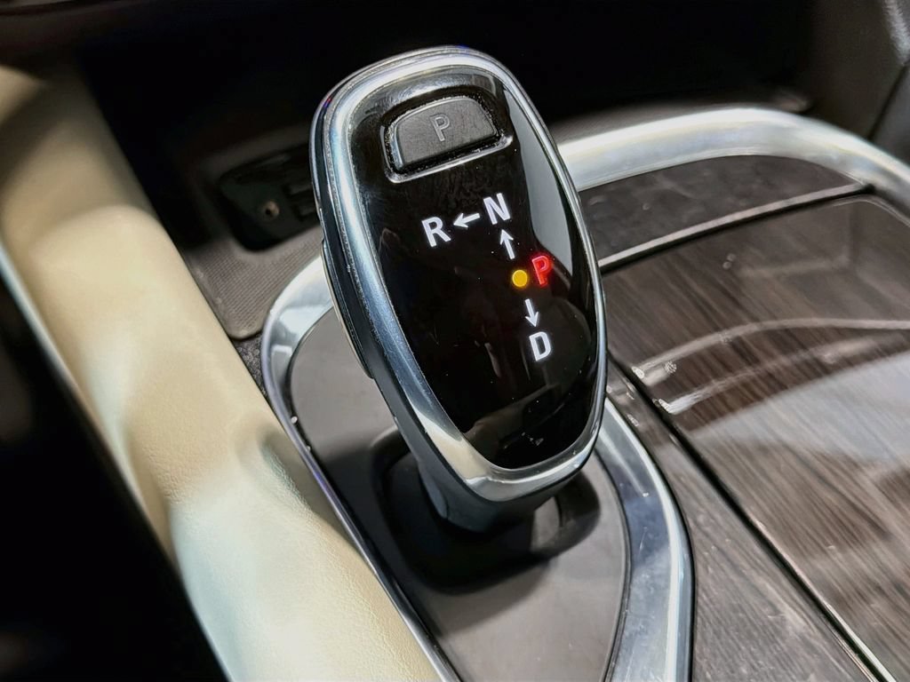 Used 2020 Buick Enclave Essence w/ Sound and Sites Package FWD image 18