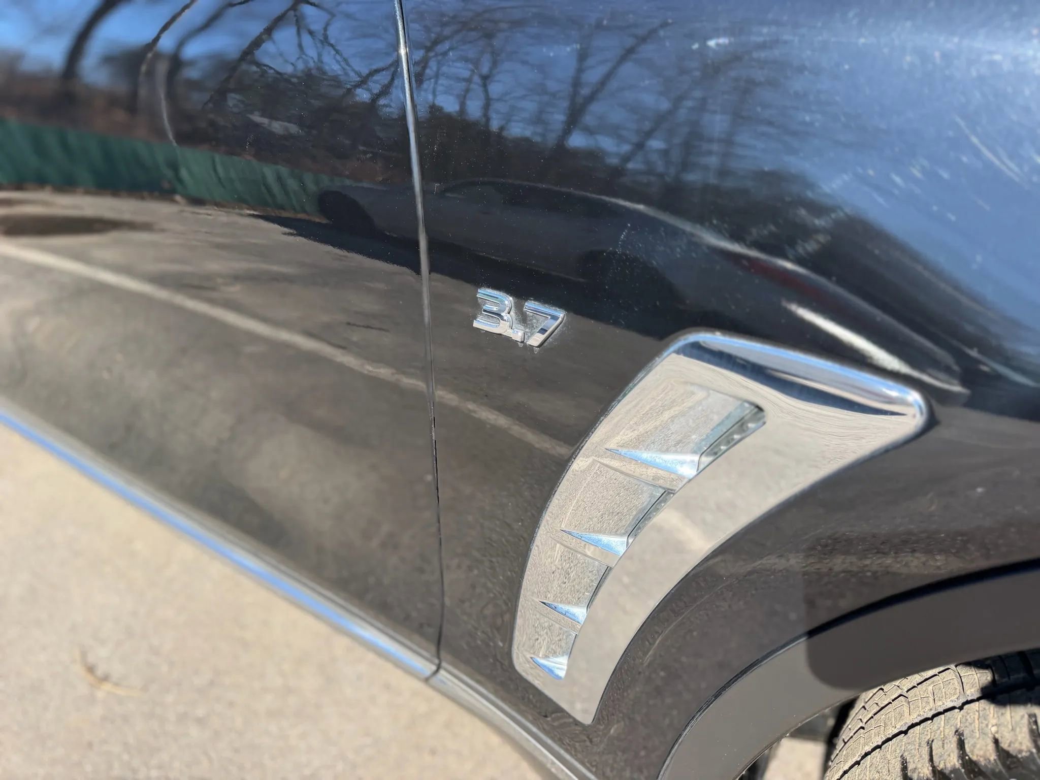 Used 2014 INFINITI QX70 3.7 Sport Utility 4D w/ Premium Package image 5