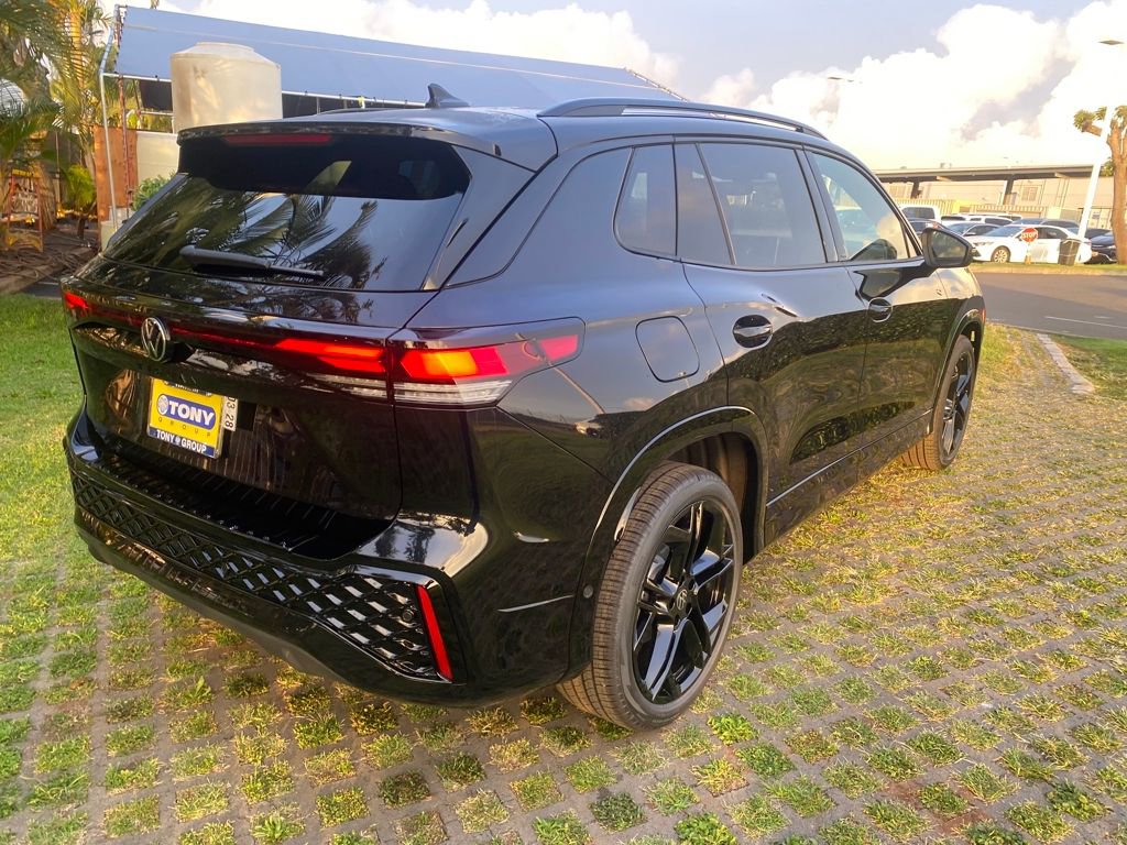 New 2026 Volkswagen Tiguan SE R-Line FWD image 25