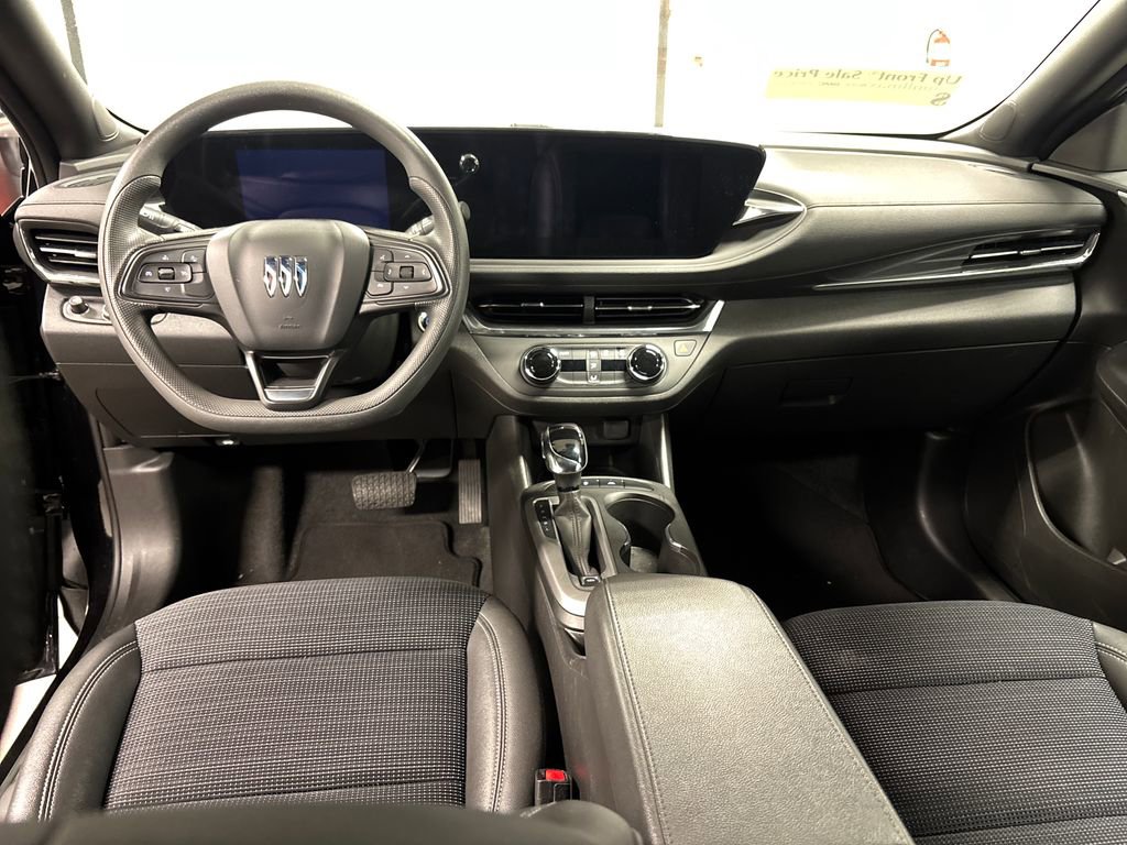 Used 2025 Buick Envista Preferred FWD image 29