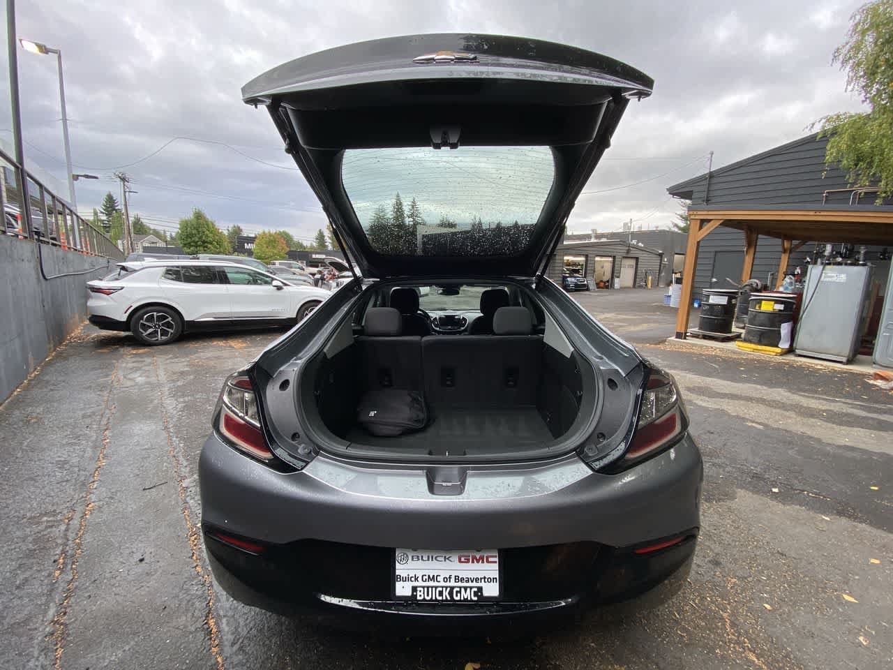 Used 2018 Chevrolet Volt LT FWD image 28