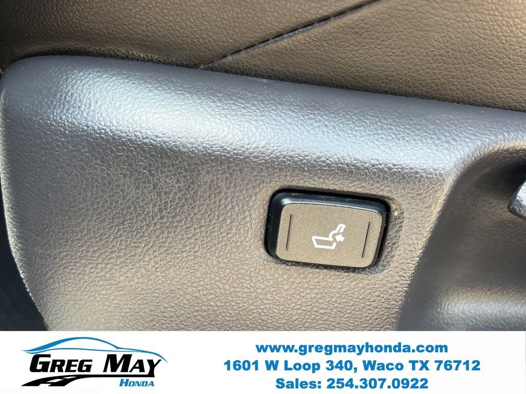 Used 2019 Toyota C-HR Limited FWD image 23