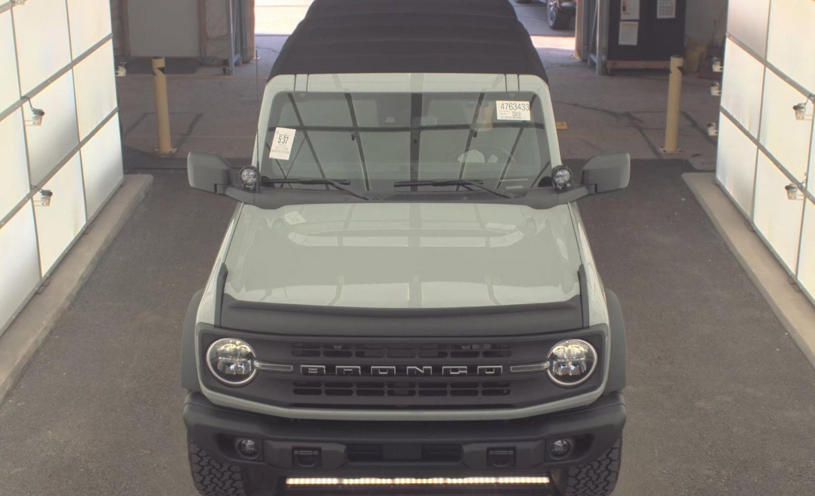 Used 2023 Ford Bronco Black Diamond AWD/4WD image 2