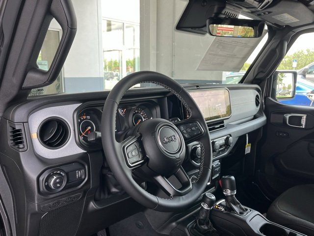 New 2025 Jeep Gladiator Sport image 14