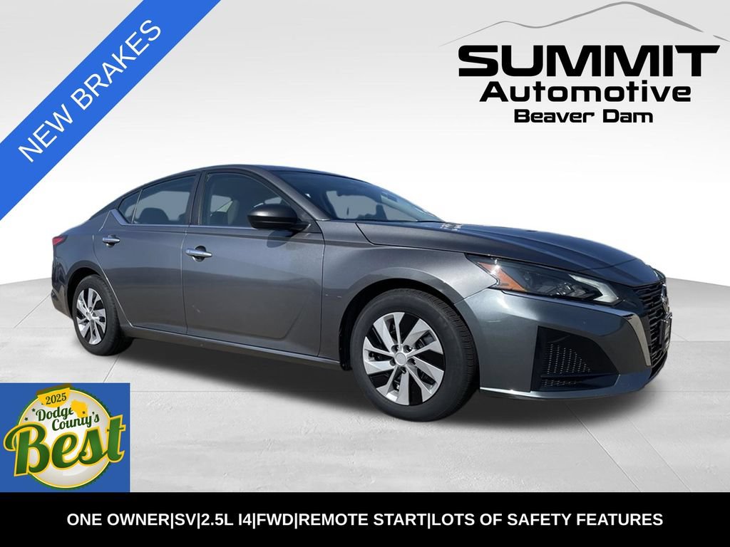 Used 2024 Nissan Altima 2.5 SV FWD image 1