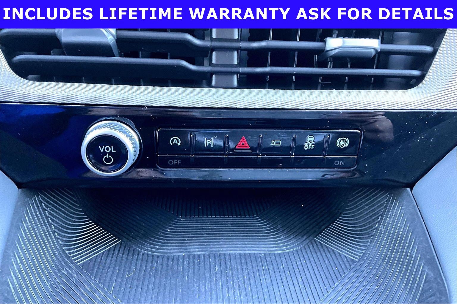 Used 2025 Ford Explorer Active RWD image 27