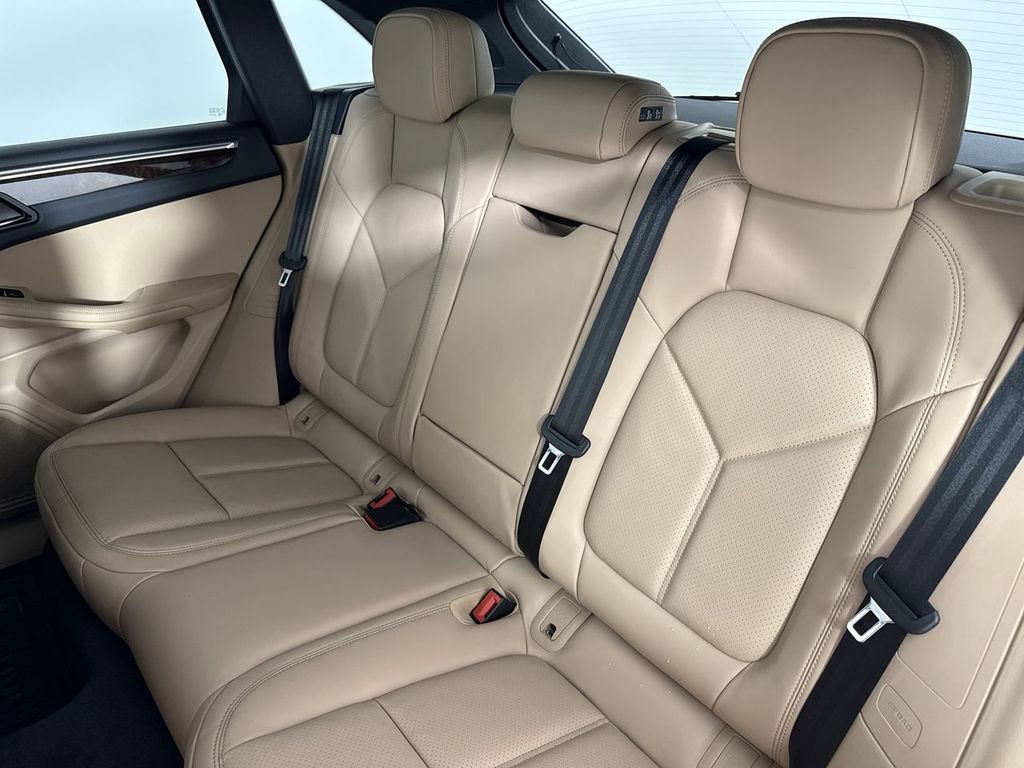 New 2026 Porsche Macan AWD/4WD image 22