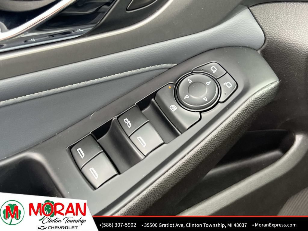 Certified 2021 Chevrolet Traverse LT FWD image 17