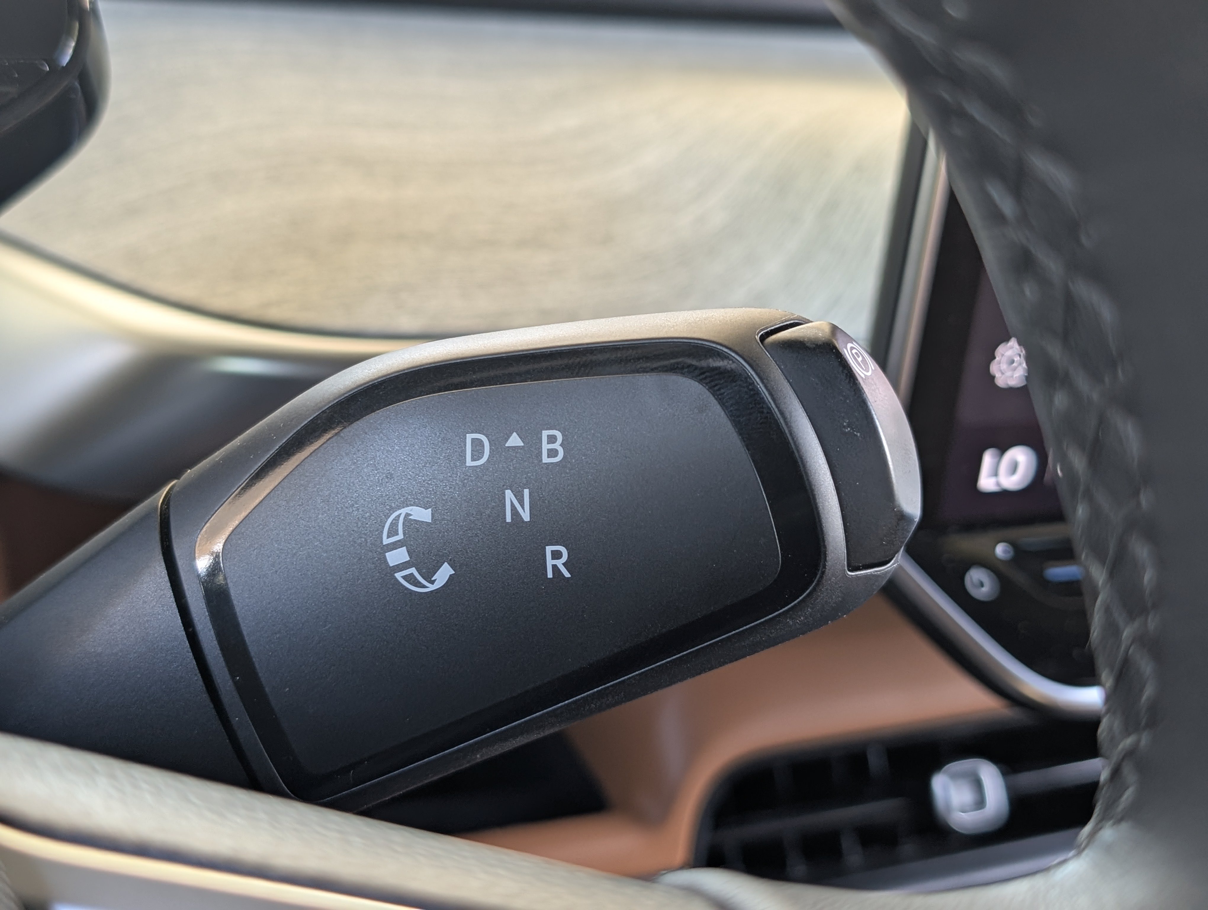 Used 2025 Volkswagen ID. Buzz Pro S Plus RWD image 36