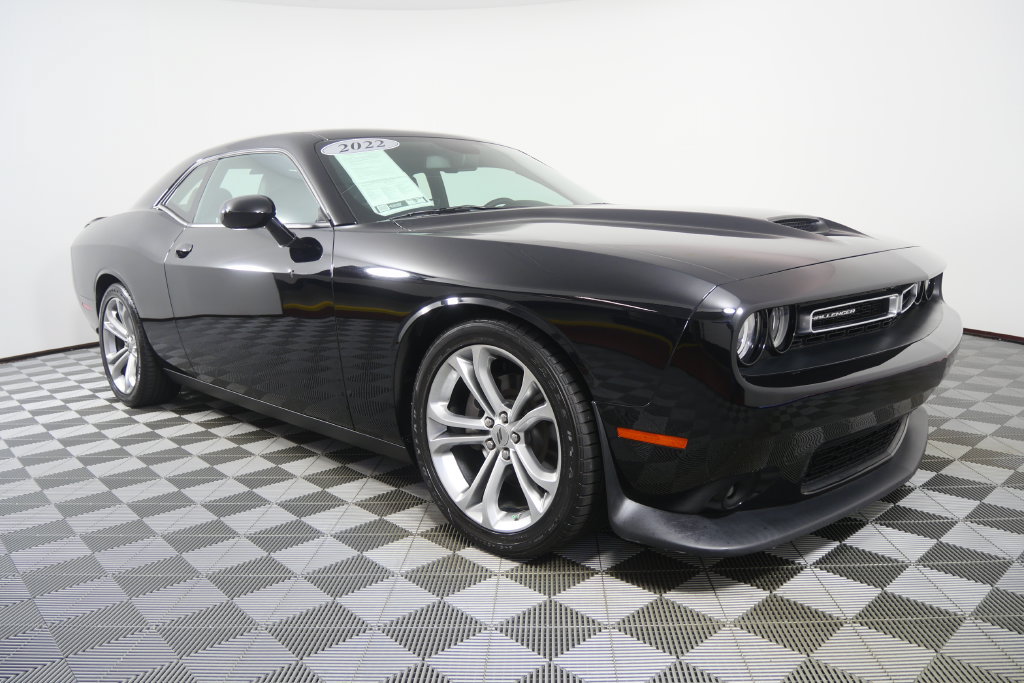 Used 2022 Dodge Challenger GT w/ Plus Package RWD image 7