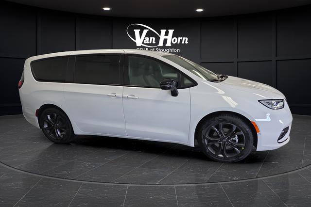 New 2026 Chrysler Pacifica Select FWD image 2