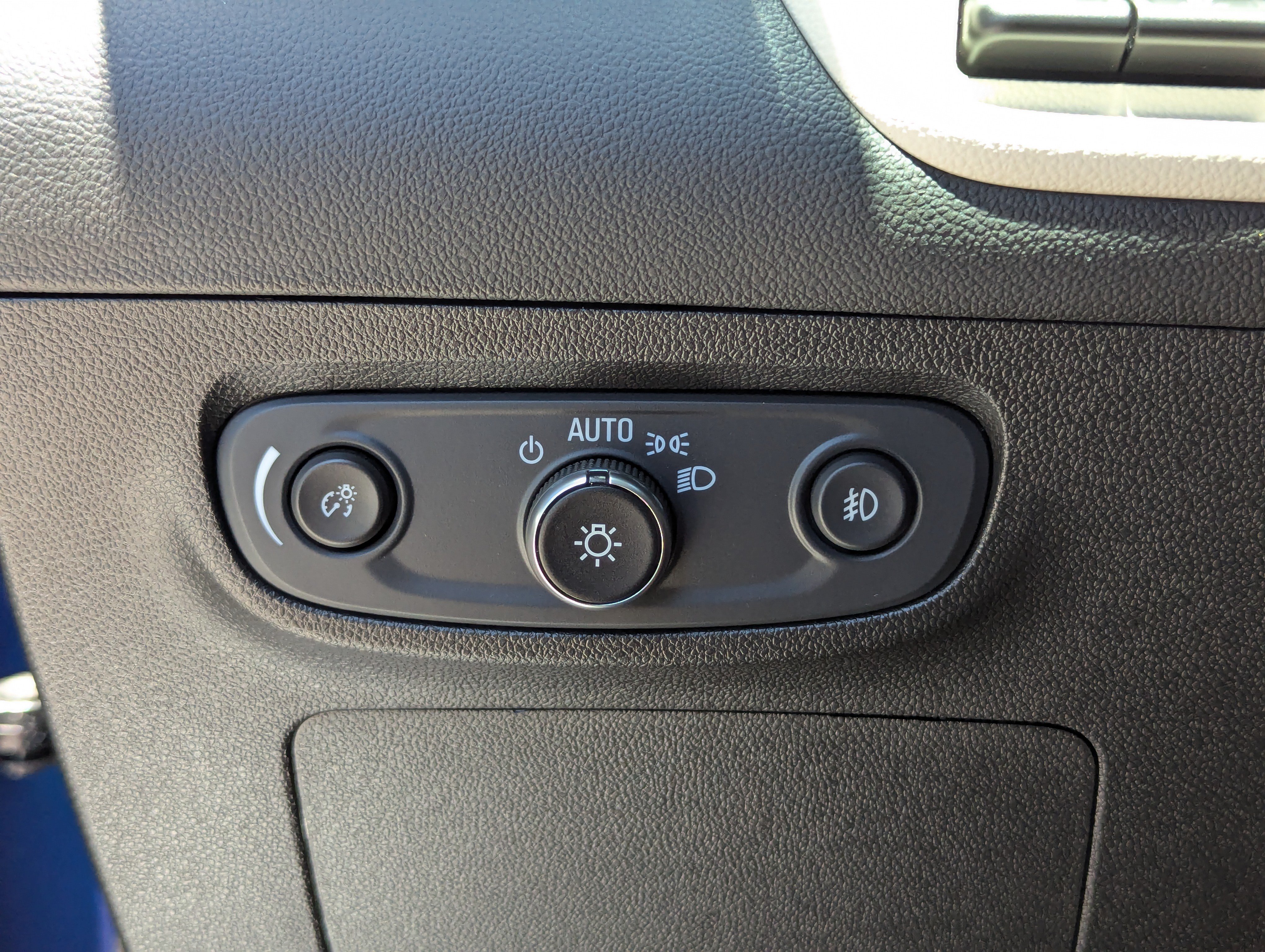 Used 2022 Buick Encore GX Essence w/ Advanced Technology Package FWD image 27