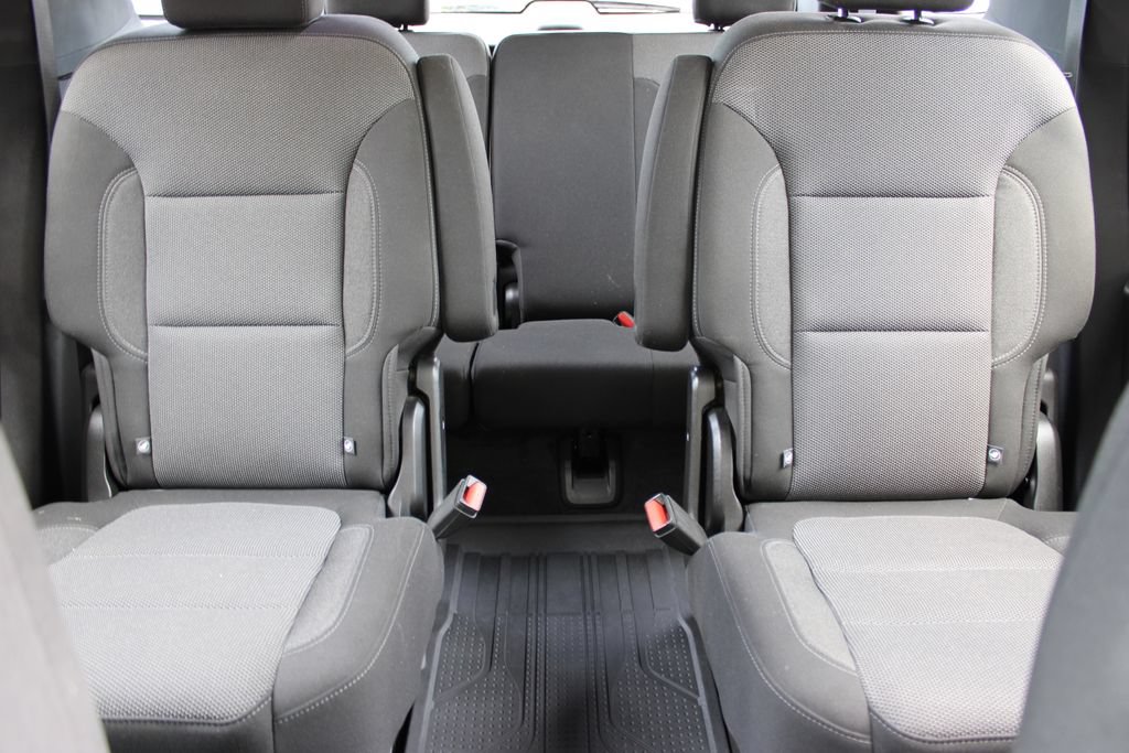 Used 2022 Chevrolet Traverse LT FWD image 39