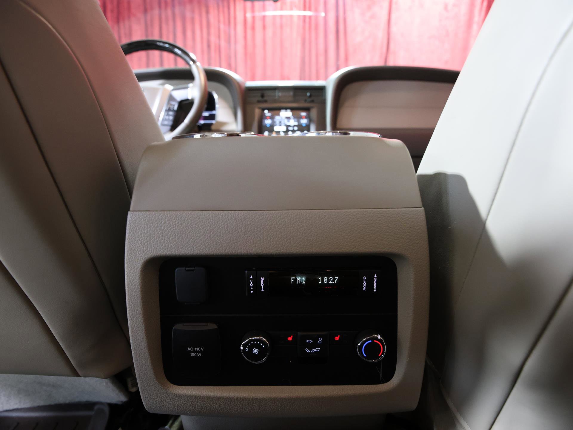 Used 2017 Lincoln Navigator Select image 17