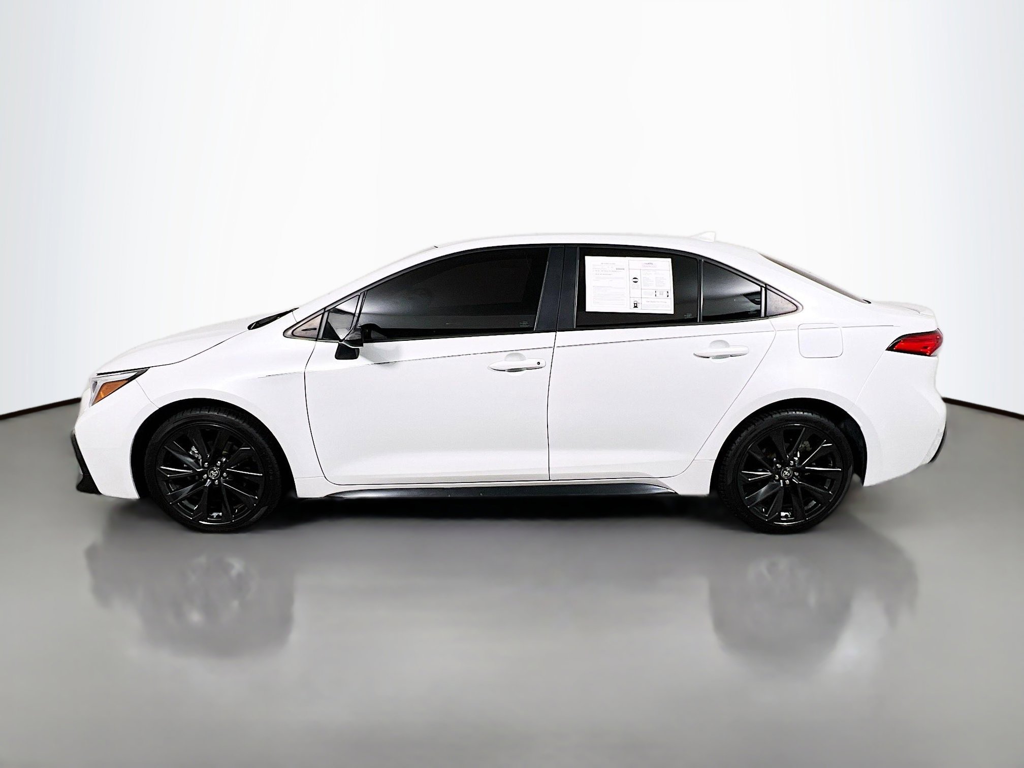 Used 2023 Toyota Corolla SE image 9
