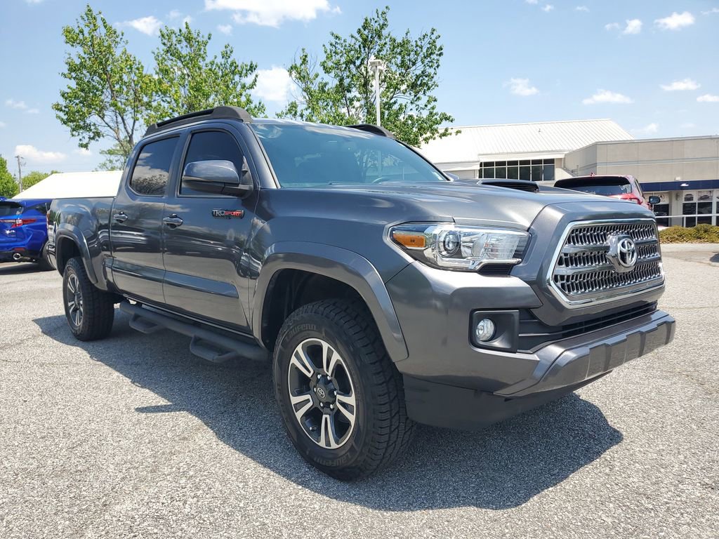 Used 2016 Toyota Tacoma TRD Sport w/ Premium & Technology Package AWD/4WD image 3