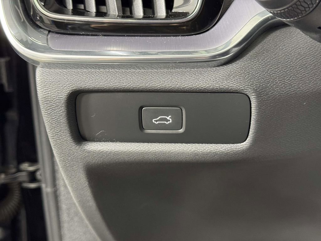Used 2023 Volvo S60 B5 Plus w/ Climate Package AWD/4WD image 19