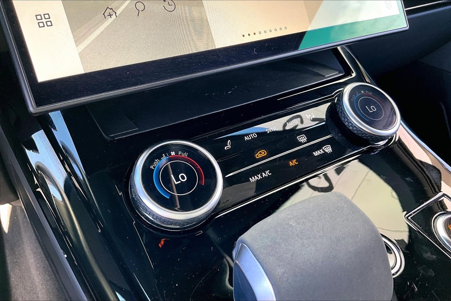 Used 2023 Land Rover Range Rover Sport SE image 33